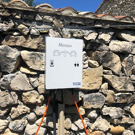 Le Tresor Des Templiers Malataverne Exterior foto