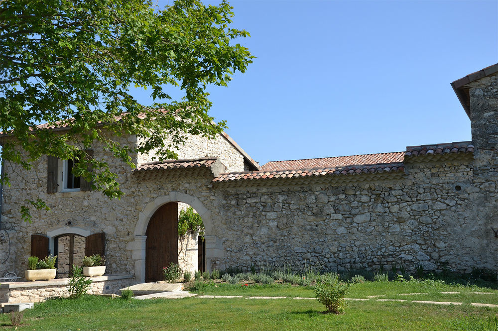 Le Tresor Des Templiers Malataverne Exterior foto